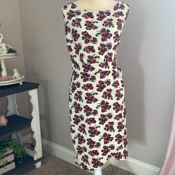 EUC Queen Of Hearts Dress(size 16) - Picture 6 of 10